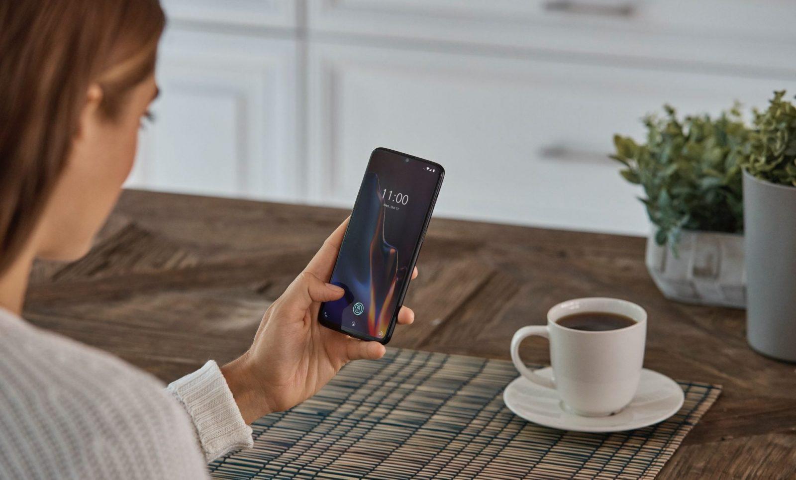OnePlus 6T sblocco impronta digitale display