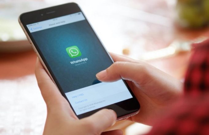 WhatsApp come usare adesivi sticker iOS e Android