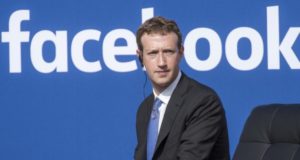 Facebook smentisce vendetta Zuckerberg contro Tim Cook