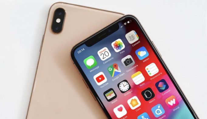 iPhone 2019 sottile e leggero display OLED Samsung