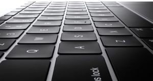 MacBook tastiera farfalla Apple si scusa con i clienti