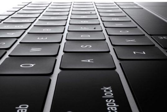 MacBook con tastiera difettosa, Apple si scusa con gli utenti