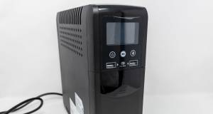 UPS PowerWalker VI 600 CSW recensione frontale